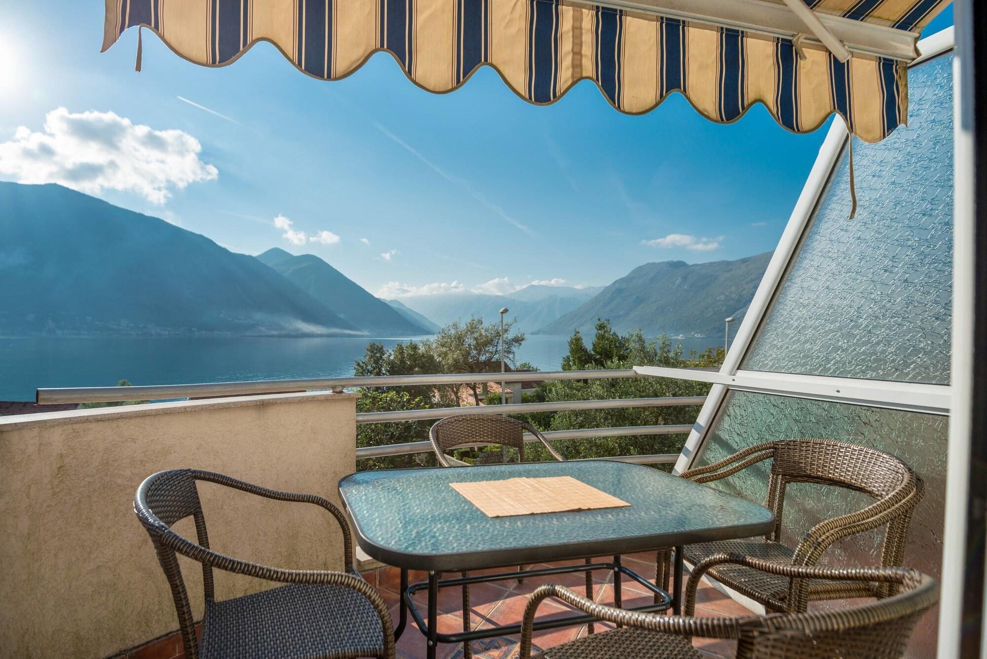 Apartments Ivardic Kotor Exterior photo